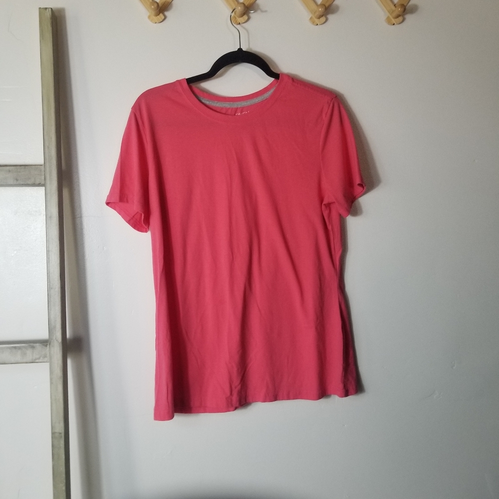 TIME AND TRU WOMEN'S REDDISH PINK TEE SIZE LARGE